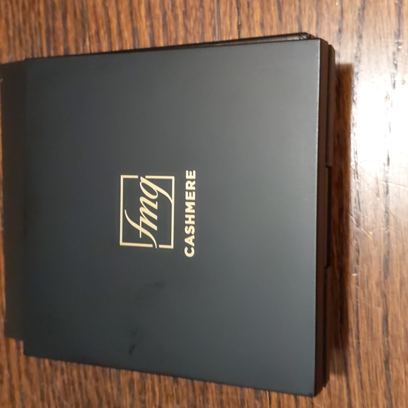 FMG Cashmere Avon Eye shadow - Picture 1 of 6